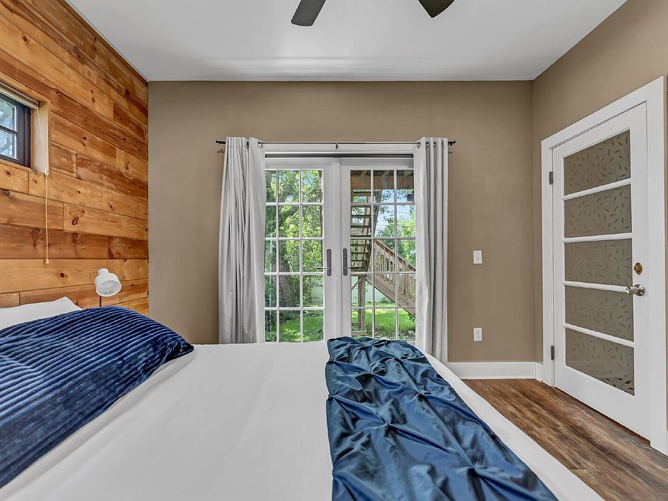 1st image of 4865 Main St #1