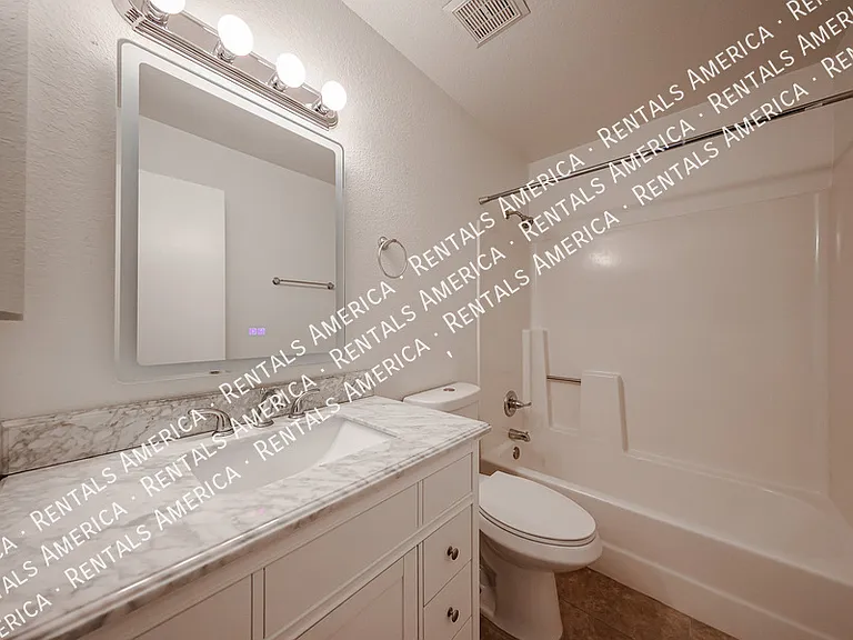 2842 E Irwin Ave — Photo 19