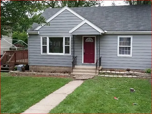 34777 N Elm St photo 1