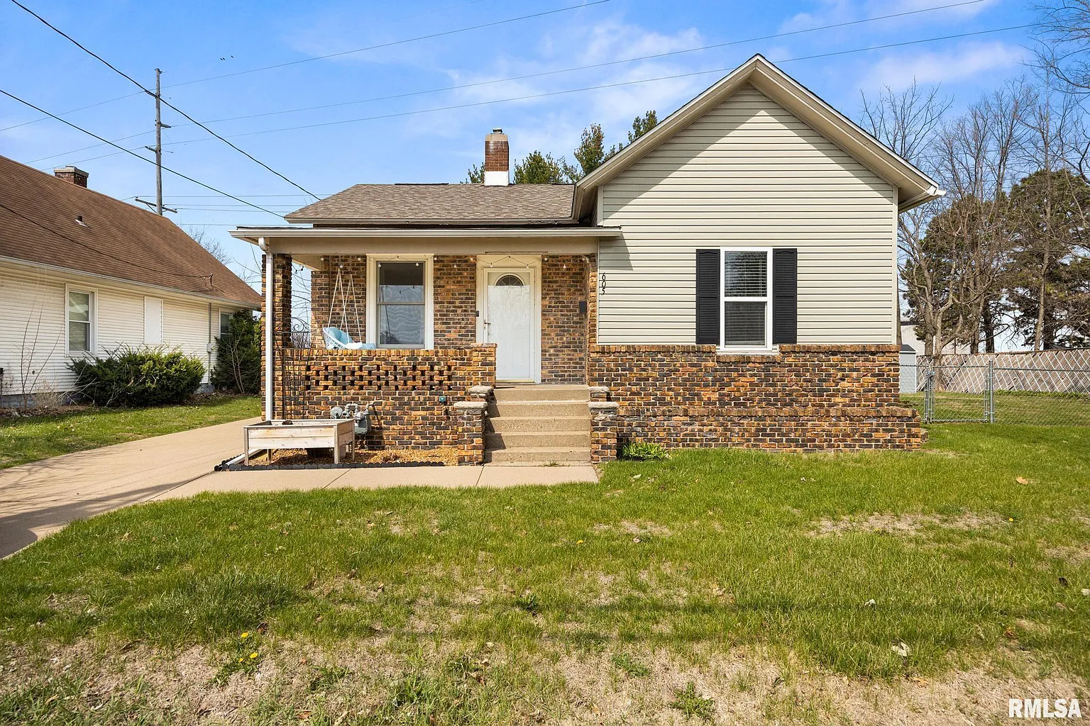 605 N Main St photo 1