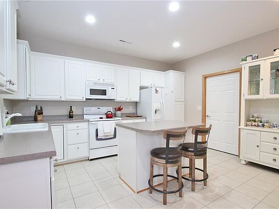 5th image of 280 S 79th St Unit 901