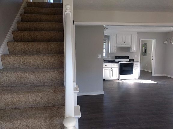4th image of 3813 Martin Ave