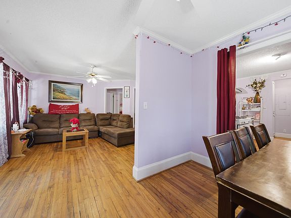 5th image of 160 Whiteside Cir