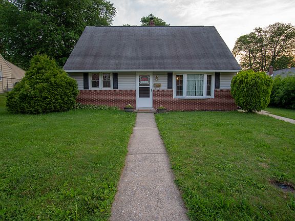 5th image of 302 Chestnut Dr