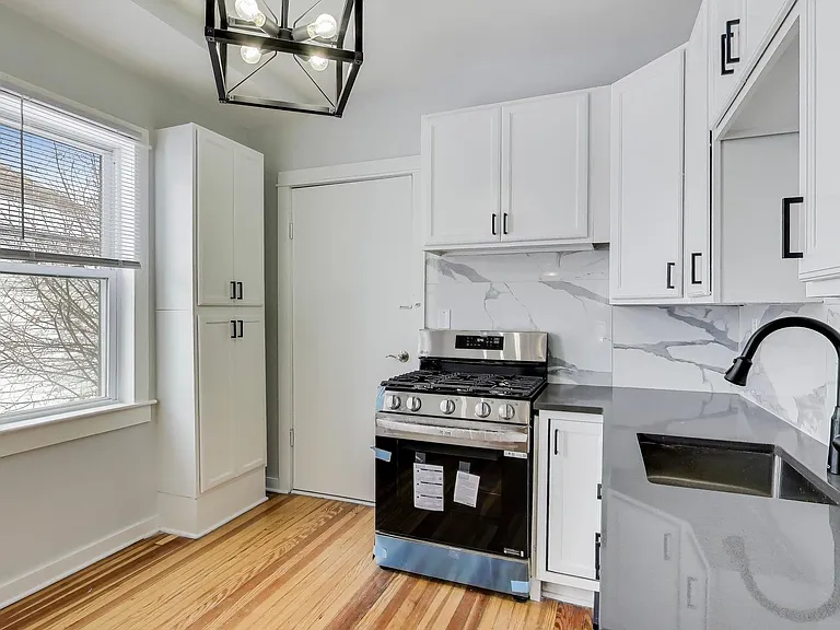 1638 Oakwood Ave — Photo 10