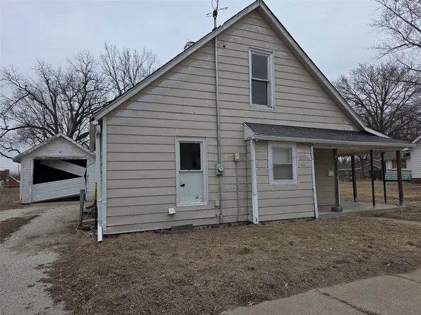 442 N 10th St, Adel, IA 50003
