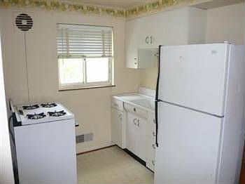 3rd image of 1738 Tuxworth Ave