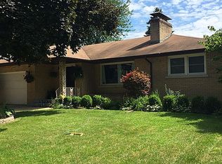 1074 W Hawkins St, Kankakee, IL 60901