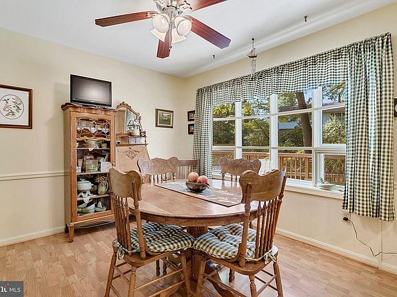 5th image of 8327 Epinard Ct