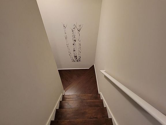 3rd image of 514 Fox Creek Xing
