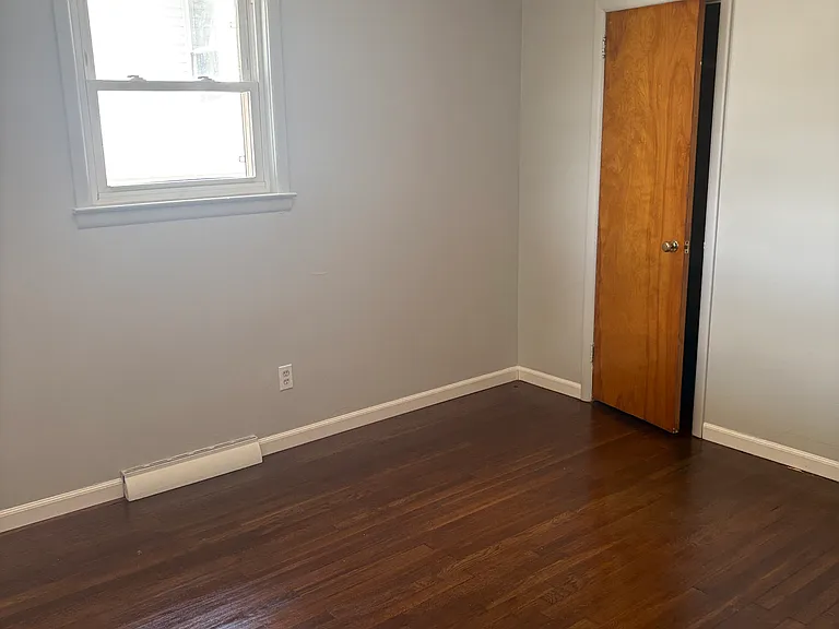 2420 W South St — Photo 14
