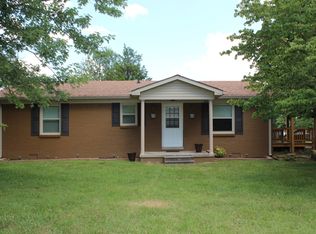 553 Pumpkintown Rd, Lafayette, TN 37083