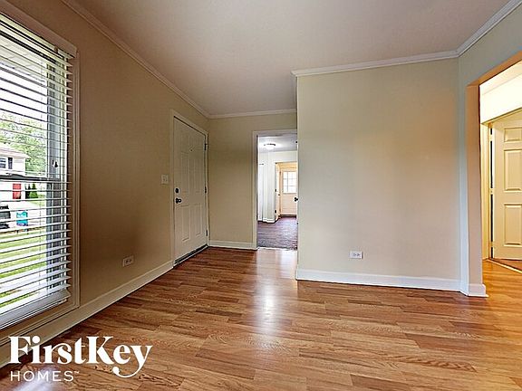 3rd image of 742 Southwind Dr