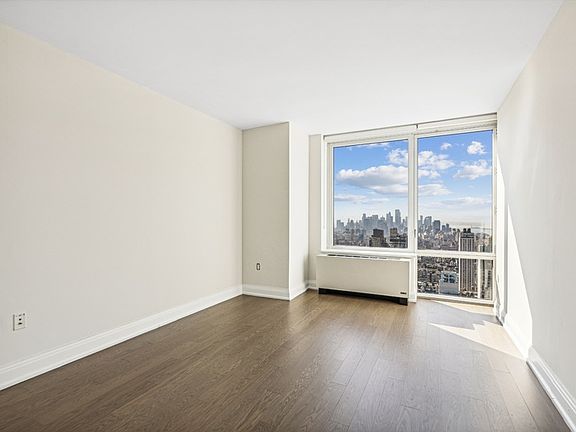 4th image of 125 W 31st St APT 48B