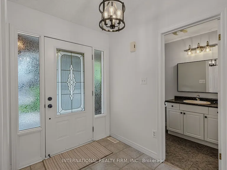 18 Sea Breeze Dr — Photo 6