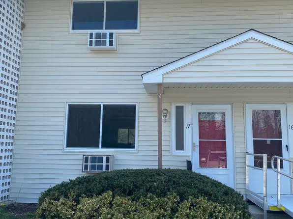 17 Harry Brook Village #17, New Milford, CT 06776