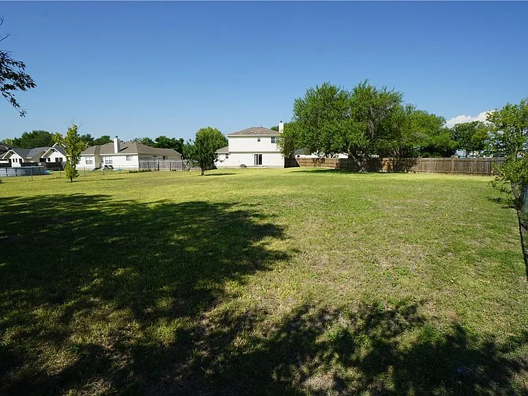 112 Creekside Dr — Photo 18