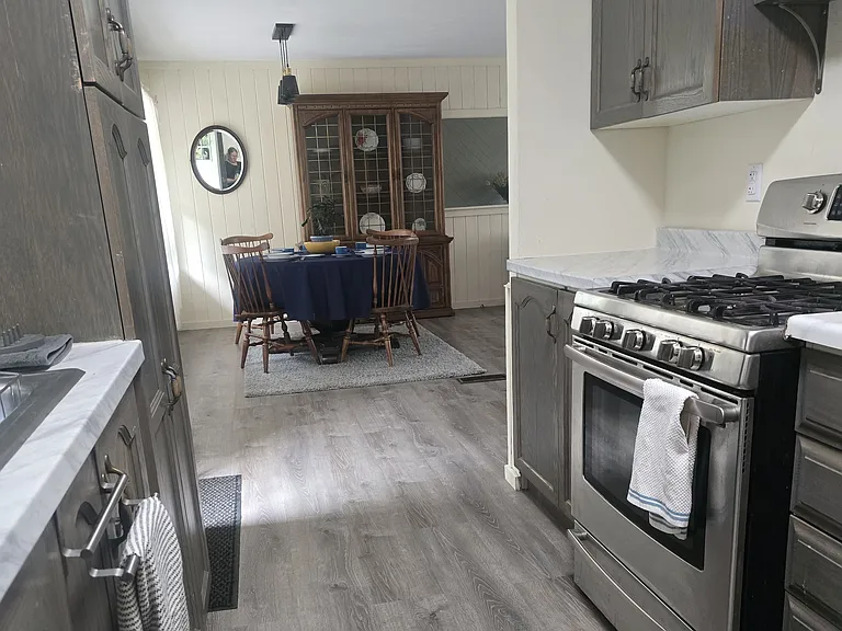 63 Lincoln Ave — Photo 10