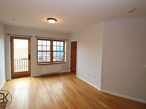 3rd image of 35 N Henry St Ste 1