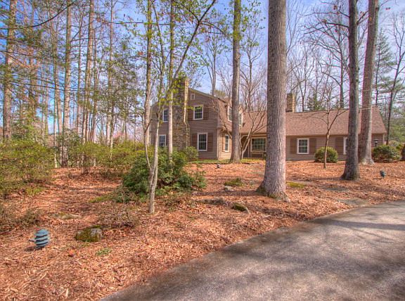 3rd image of 153 Stonybrook Ct