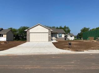 4543 N Rutgers St, Maize, KS 67101