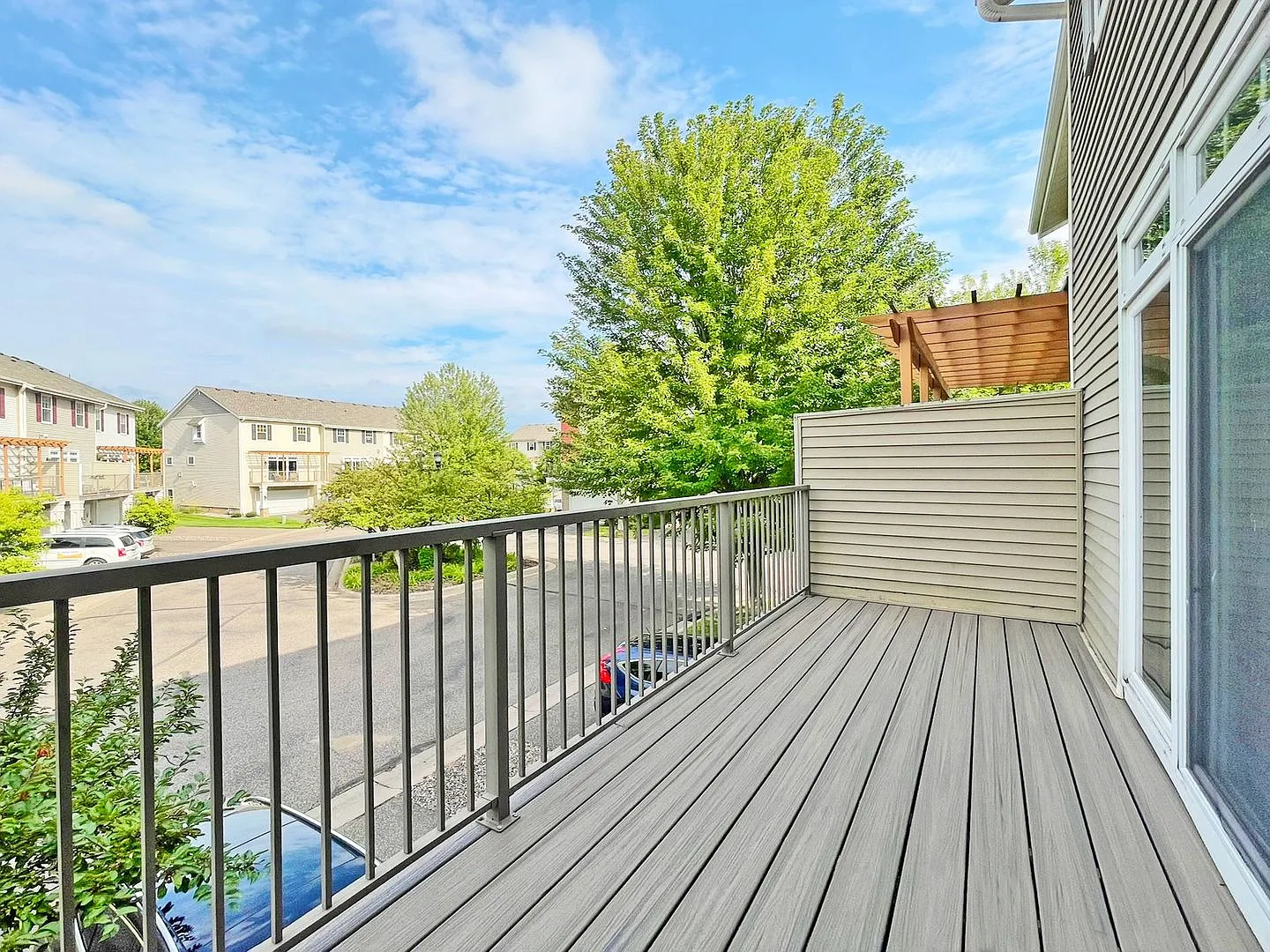 Spacious 3BR Plus Office, 3 Bath, 2 Car Garage, Fireplace, Deck, Large Kitchen, Primary Suite & M... — Photo 2