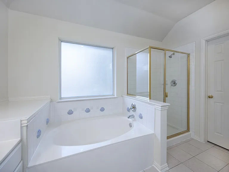 6609 Amesbury Ln — Photo 7