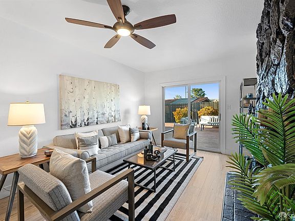 4th image of 2294 Panoramic Dr