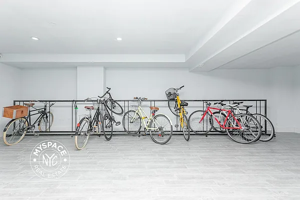 Rented by MySpaceNYC | media 7