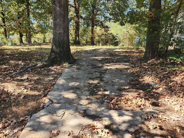 6802 W Wakefield Dr, Little Rock, AR 72209