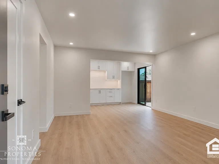 528-534 3rd St W — Photo 24