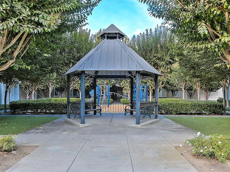 617 Arcadia Ter #302 — Photo 32