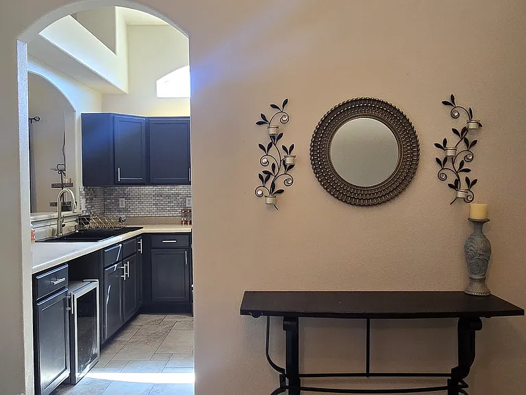 999 Gilmer Way — Photo 3