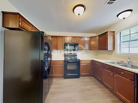 5th image of 6771 Oakmoor Cir S