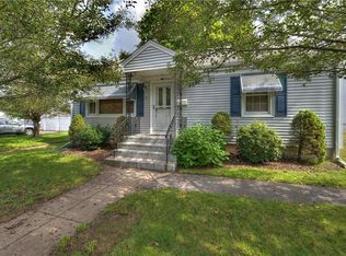 18 Bennett St, West Warwick, RI 02893