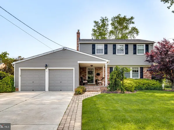 17 Latches Ln, Cherry Hill, NJ 08003