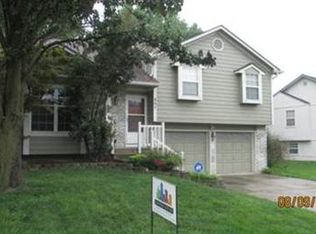 307 W Calico Dr, Raymore, MO 64083