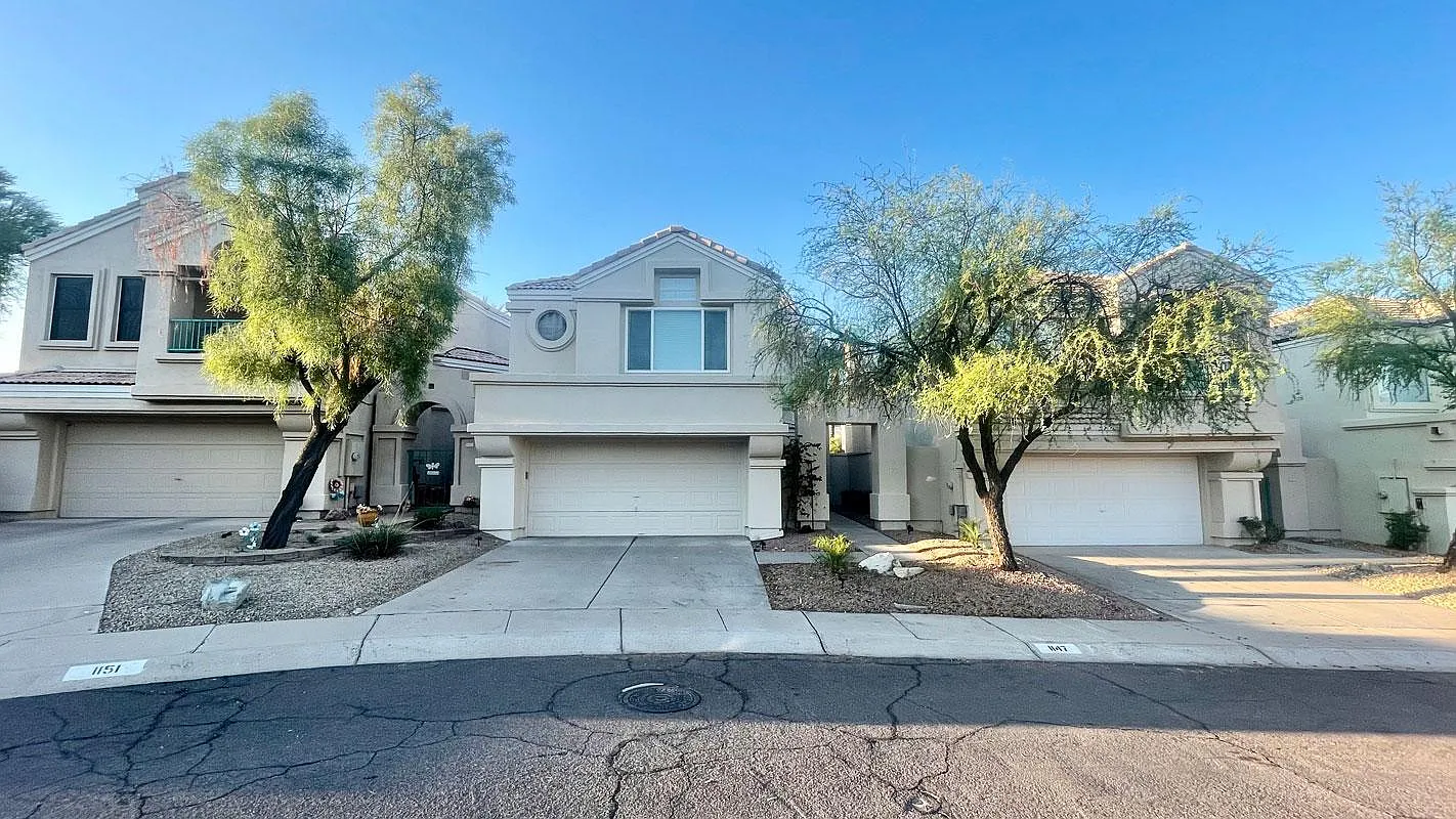 2 bed, 2.5 bath, 1559 sqft, $2,999 — Photo 2