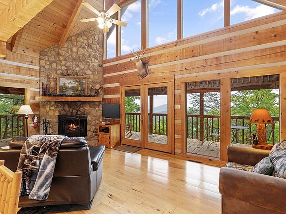 3rd image of 2126 Quail Run Way