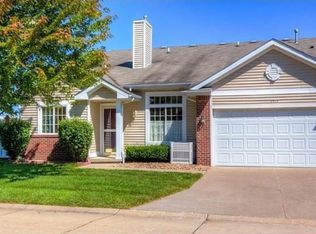 9517 Ironwood Ln, Johnston, IA 50131
