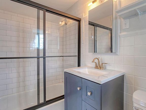 5th image of 29 W McMillan St #5