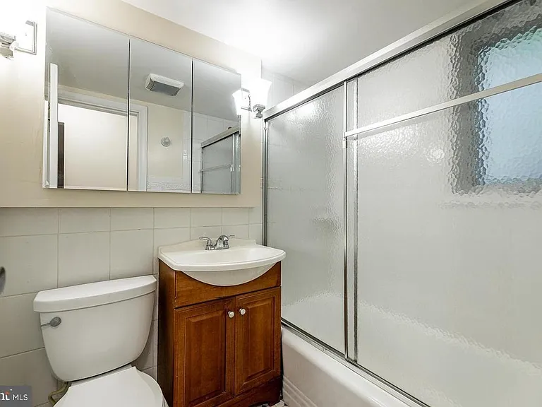 10410 Montrose Ave #1 — Photo 7