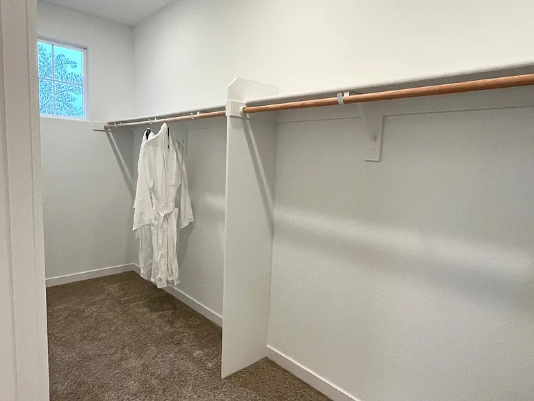 1102 Baylor Ter — Photo 10