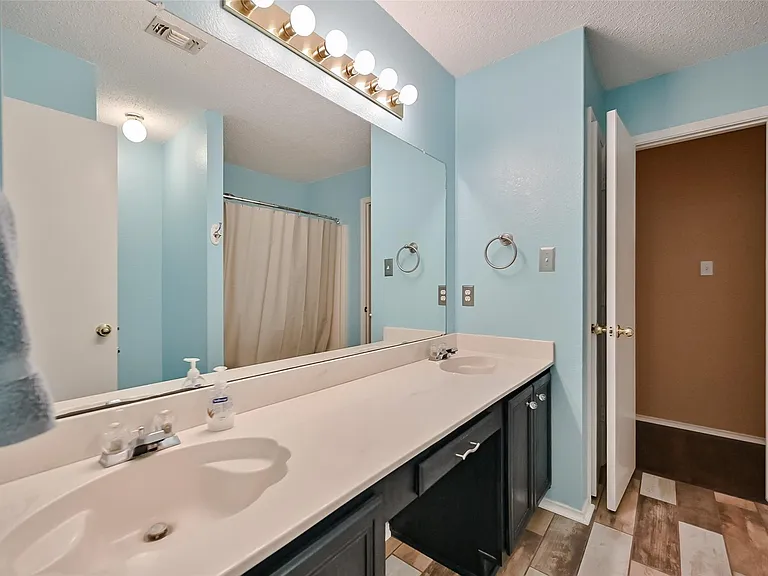 907 Clear Creek Dr — Photo 21