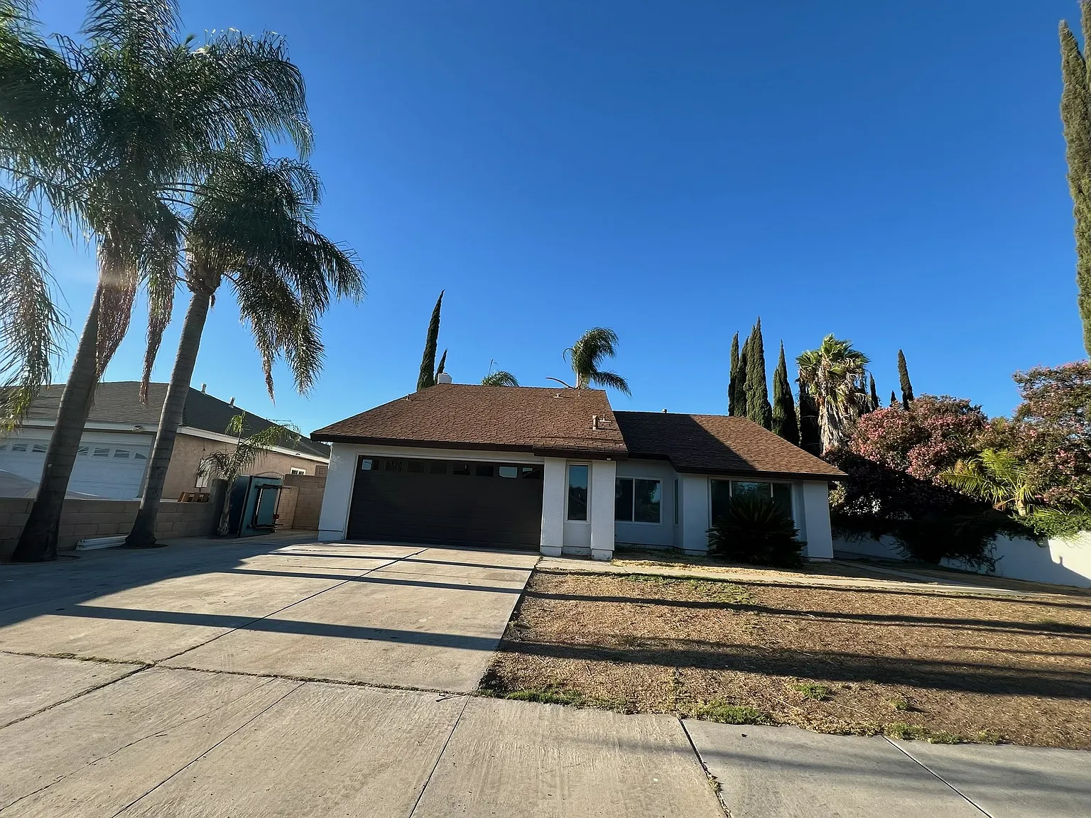 5 bed, 2015 sqft, $4,000 — Photo 1