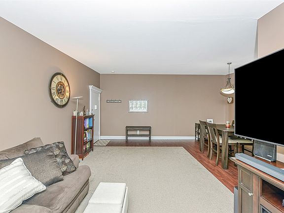 3rd image of 746 Deer Park Ave APT 6E