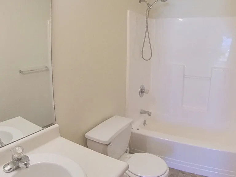 324 Plantation Way — Photo 8