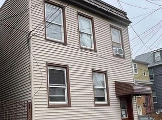 122 Cross St, Harrison, NJ 07029