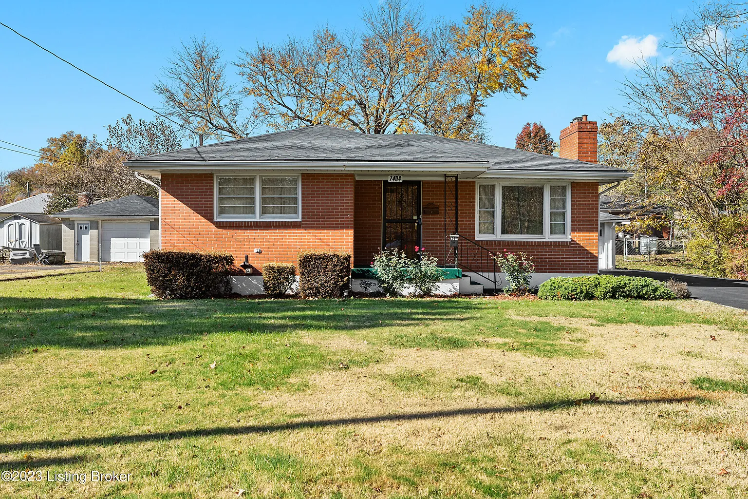 7404 Peggy Ave photo 1