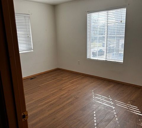 4th image of 230 E Augusta Ave #2